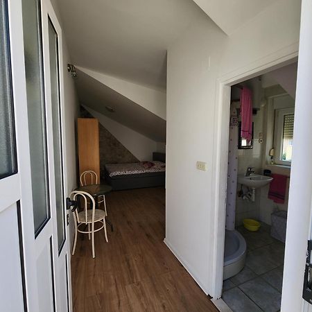 Apartmani Sole Vis Zimmer foto